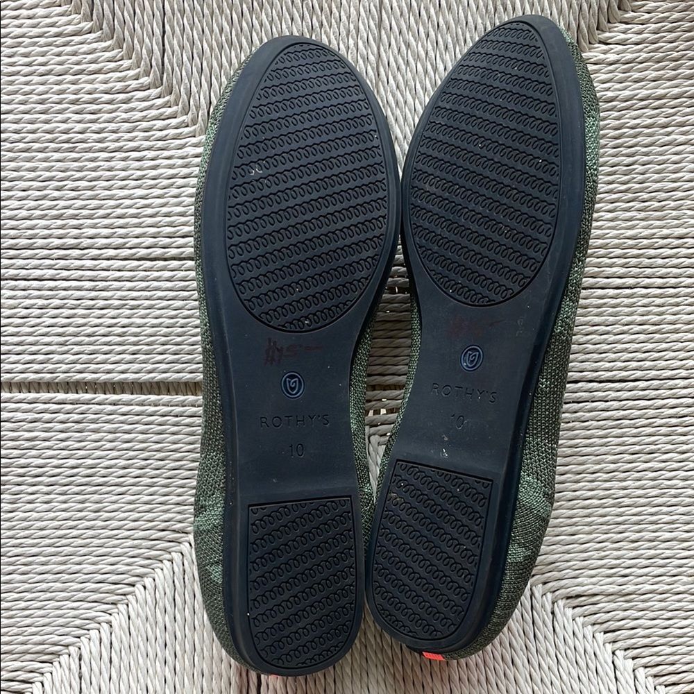 Rothy's Women’s Green Camouflage Shoes size 10 - Picture 3 of 3